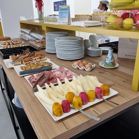 B&B Aria Di Mare 산비토로카포 외부 사진